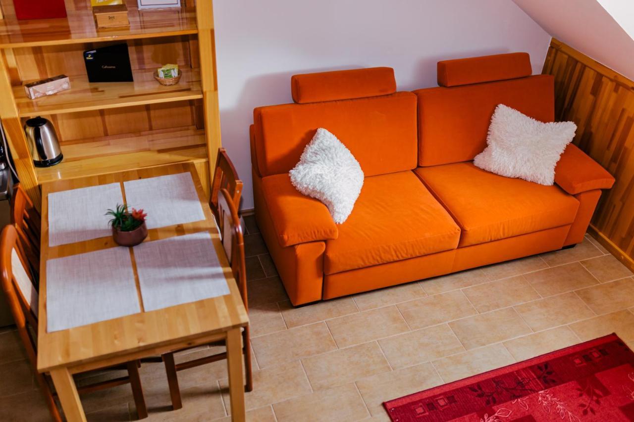 Niki Apartment